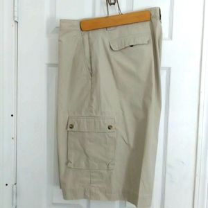 Callaway Golf Khaki Shorts Size 42